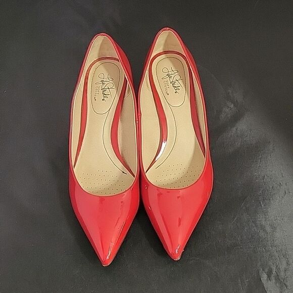 LIFETRIDE SOFT SYSTEM POINTED TOE GLOSSY LOW HEEL SLIP ON PUMP - Picture 2 of 14